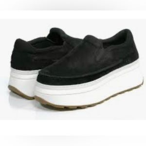 UGG MARIN SLIP ON - BLACK SUEDE